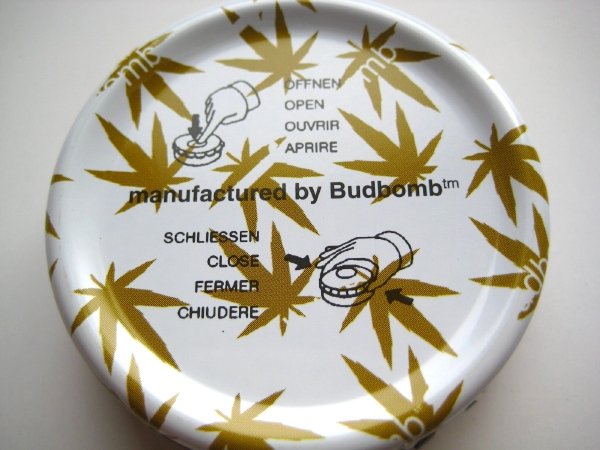 画像4: budbomb社製スタッシュ缶ピルケース【ハシシ/チョコ/チャラス柄】 (4)